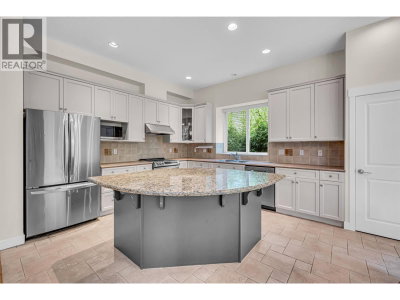 78 CLIFFWOOD Drive | Port Moody British Columbia | Slide Image Sixteen