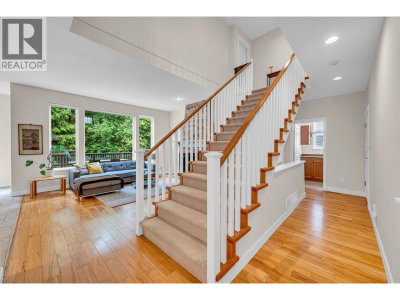 78 CLIFFWOOD Drive | Port Moody British Columbia | Slide Image Nineteen