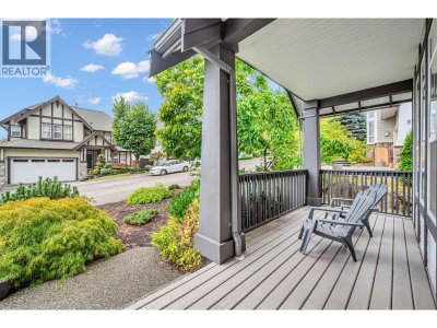 78 CLIFFWOOD Drive | Port Moody British Columbia | Slide Image Four