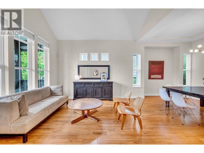 78 CLIFFWOOD Drive | Port Moody British Columbia | Slide Image Six