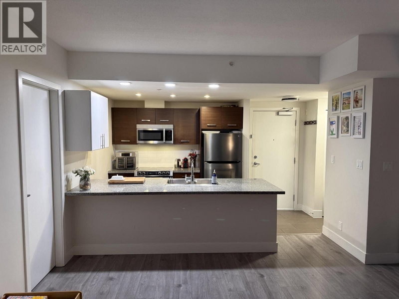 2957 GLEN Drive Coquitlam British Columbia, V3B 0B5 - 2 Bedrooms Condo For Sale
