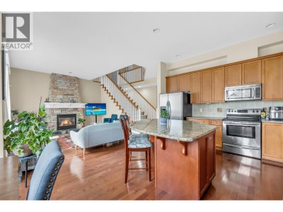 118 FERNWAY Drive | Port Moody British Columbia | Slide Image Fifteen
