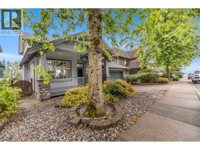 118 FERNWAY Drive | Port Moody British Columbia | Slide Image Two