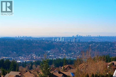 118 FERNWAY Drive | Port Moody British Columbia | Slide Image Five