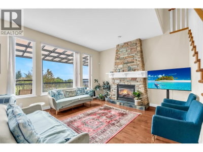 118 FERNWAY Drive | Port Moody British Columbia | Slide Image Nine