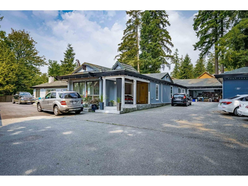 13439 56 Avenue Surrey British Columbia, V3X 2Z5 - 8 Bedrooms Home For Sale