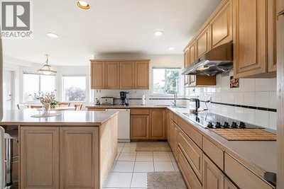 2980 CLIFFROSE Crescent | Coquitlam British Columbia | Slide Image Nine