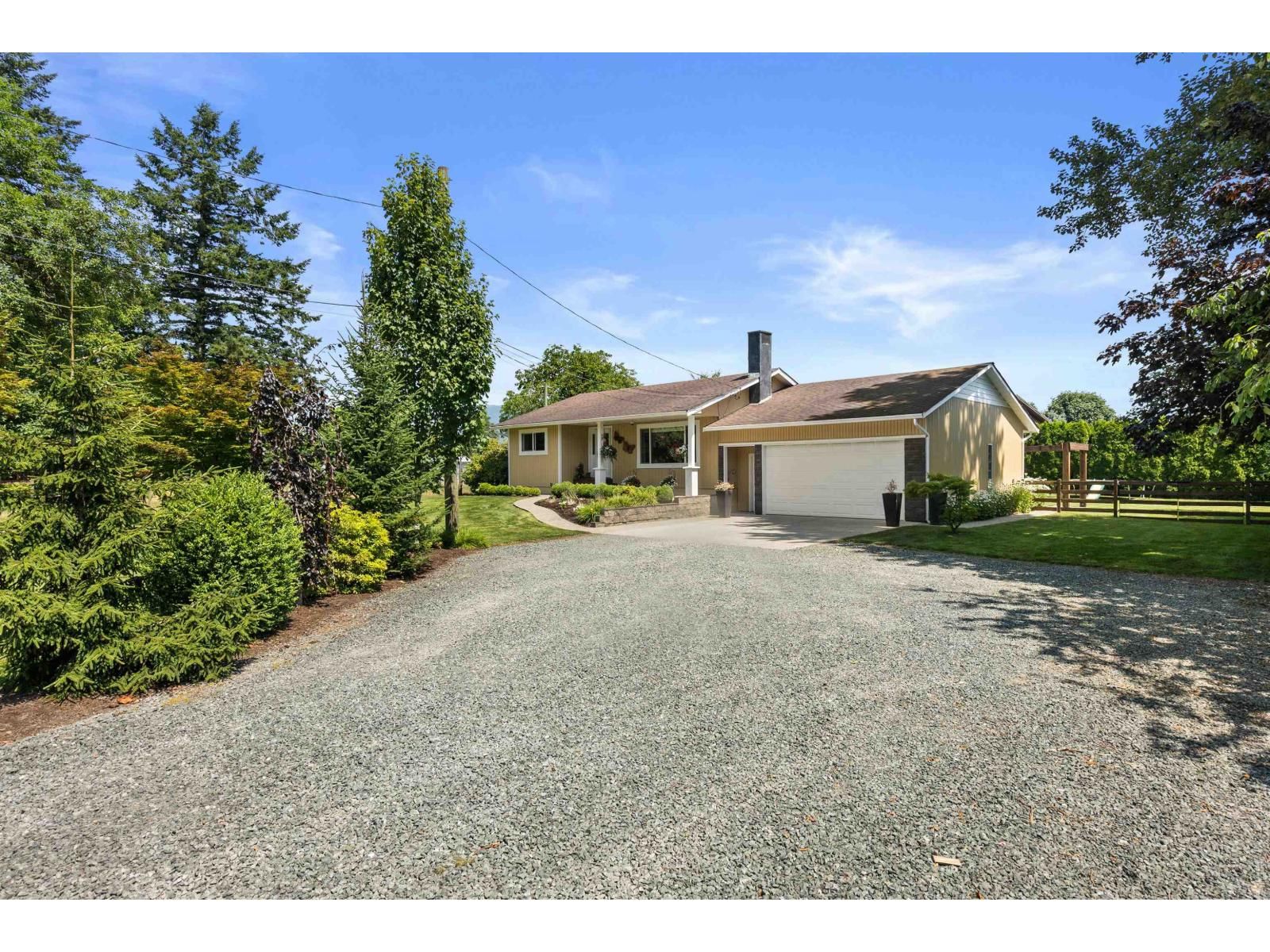 10268 YOUNG Road, Chilliwack, British Columbia V2P 8C2