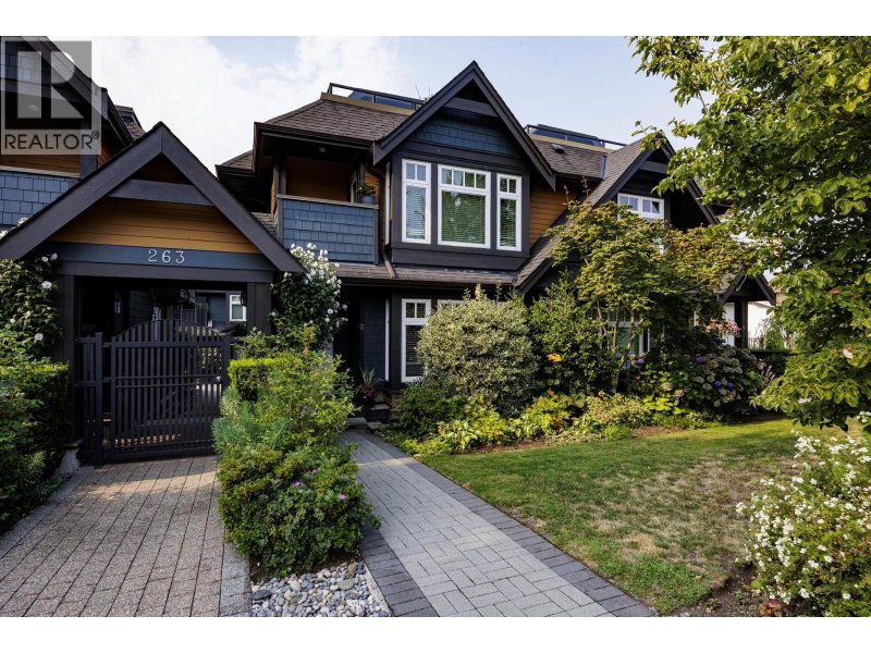 263 5TH Street North Vancouver British Columbia, V7L 1L8 - 3 Bedrooms Condo For Sale