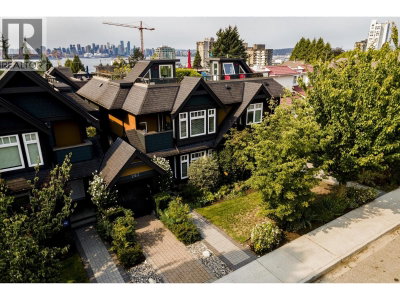 263 5TH Street | North Vancouver British Columbia | Slide Image Thirty-one