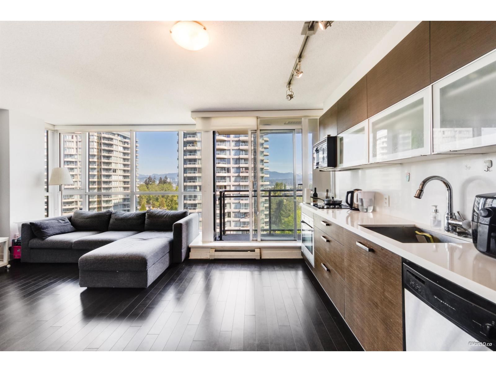 10777 UNIVERSITY Drive, Surrey, British Columbia V3T 0E6