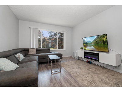 45598 MCINTOSH Drive | Chilliwack British Columbia | Slide Image Five
