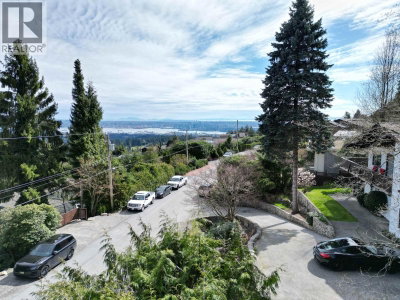 478 CRAIGMOHR Drive | West Vancouver British Columbia | Slide Image Fifteen