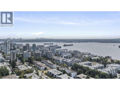 327 2ND Street | North Vancouver British Columbia | Slide Image Seventeen