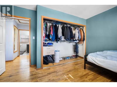 521 BROOKMERE Avenue | Coquitlam British Columbia | Slide Image Thirteen