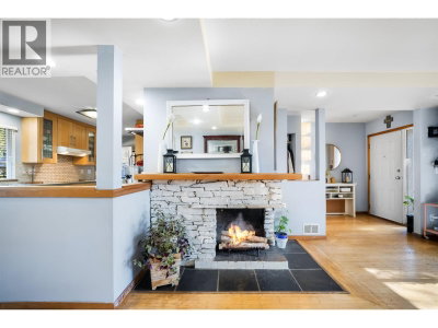 521 BROOKMERE Avenue | Coquitlam British Columbia | Slide Image Six