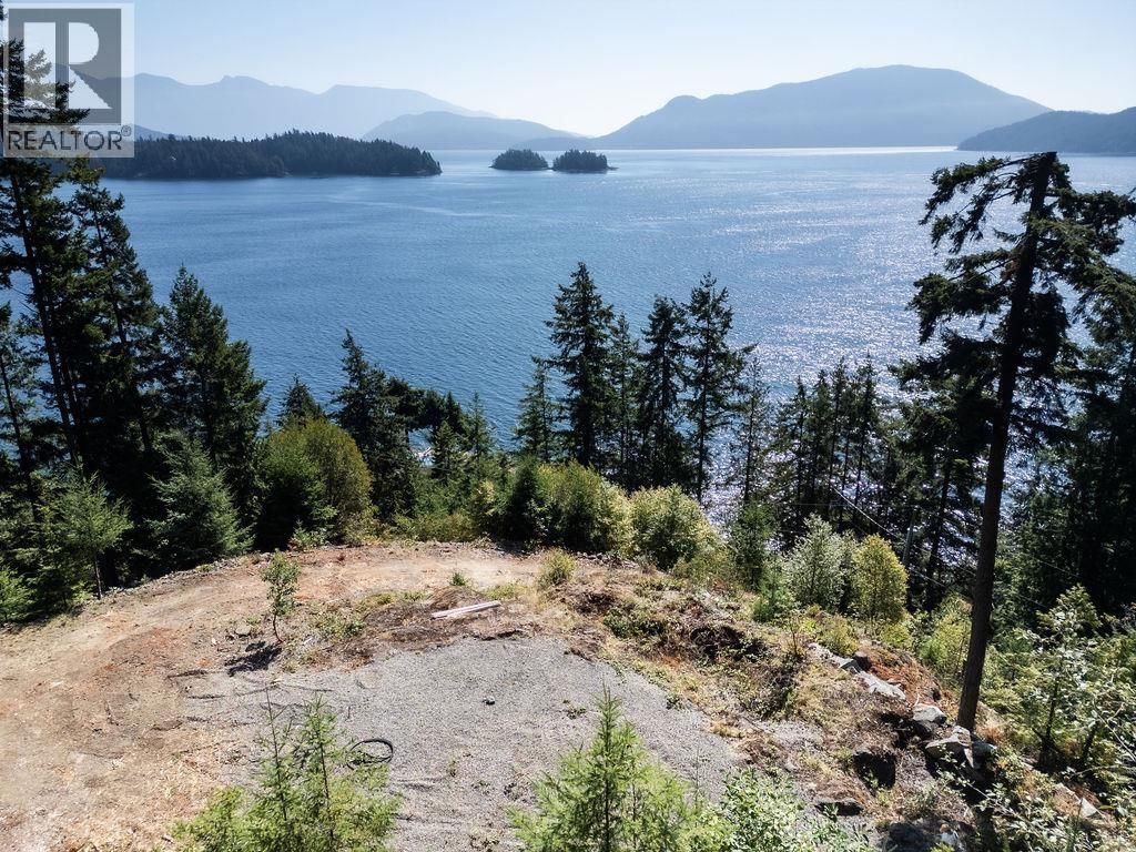 1573 SMITH Road, Gibsons, British Columbia V0N 1V6