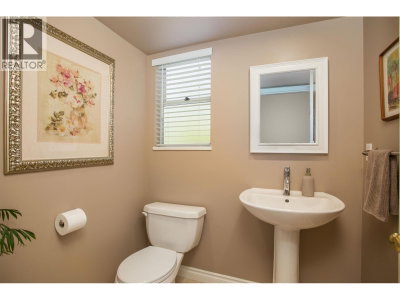 829 ALAMA Avenue | Coquitlam British Columbia | Slide Image Seventeen