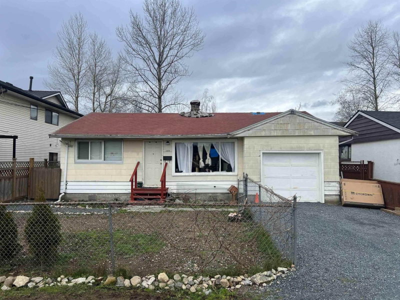 12875 114A Avenue Surrey British Columbia, V3R 2N1 - 2 Bedrooms Home For Sale