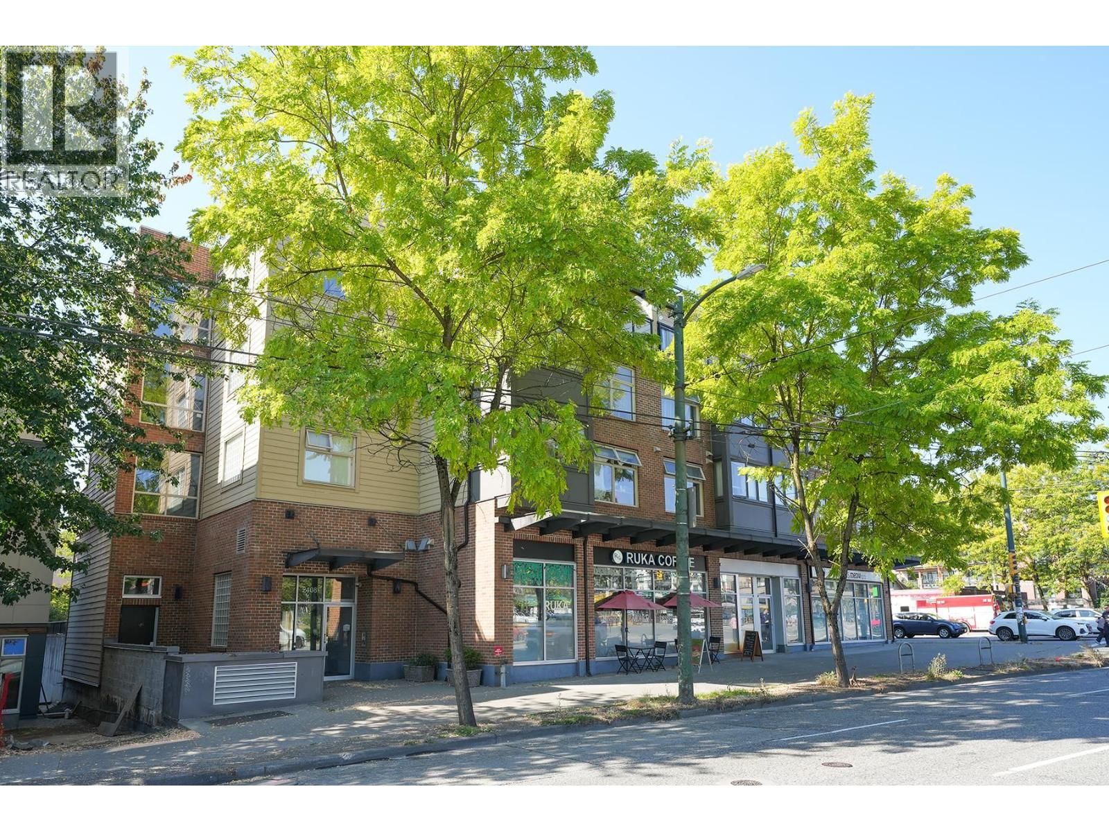 2408 BROADWAY, Vancouver, British Columbia V5M 4T9