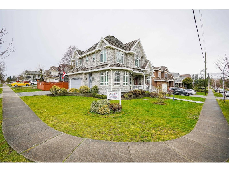 7811 148 Street Surrey British Columbia, V3S 3G1 - 6 Bedrooms Home For Sale