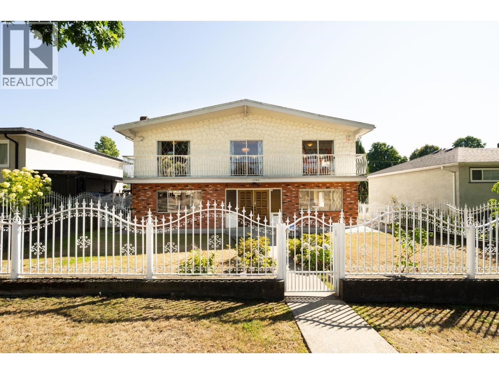 4264 PARKER Street, Burnaby, British Columbia V5C 3C3