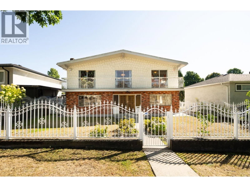 4264 PARKER Street Burnaby British Columbia, V5C 3C3 - 4 Bedrooms Home For Sale