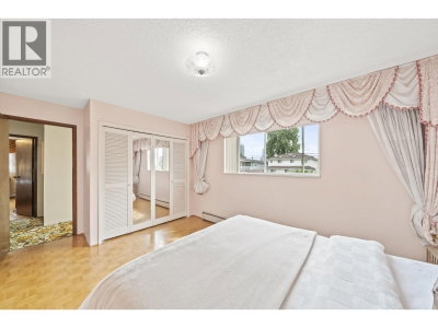 4264 PARKER Street | Burnaby British Columbia | Slide Image Thirty-four
