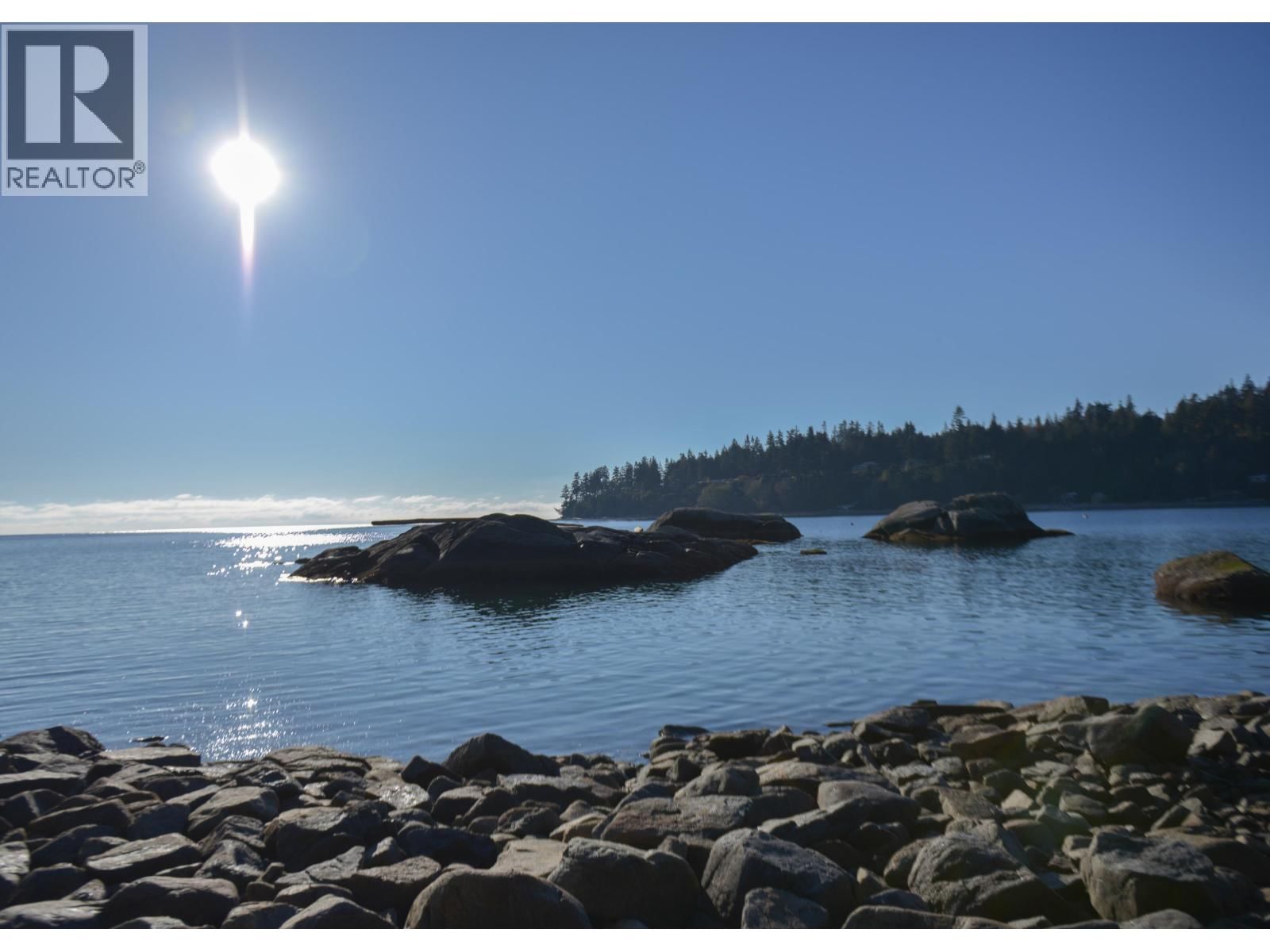 7643 COVE BEACH Road, Halfmoon Bay, British Columbia V7Z 1C3
