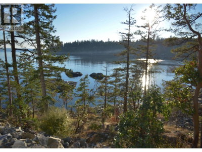 7643 COVE BEACH Road | Halfmoon Bay British Columbia | Slide Image Twelve