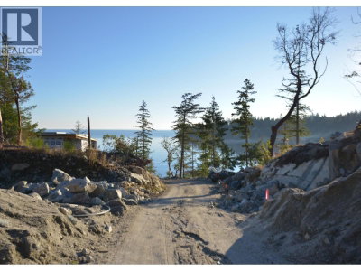 7643 COVE BEACH Road | Halfmoon Bay British Columbia | Slide Image Thirteen