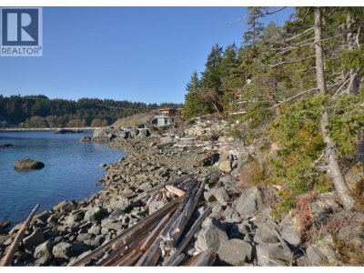 7643 COVE BEACH Road | Halfmoon Bay British Columbia | Slide Image Nine