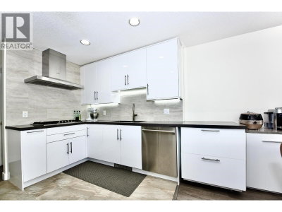 1370 RIVERWOOD Gate | Port Coquitlam British Columbia | Slide Image Ten