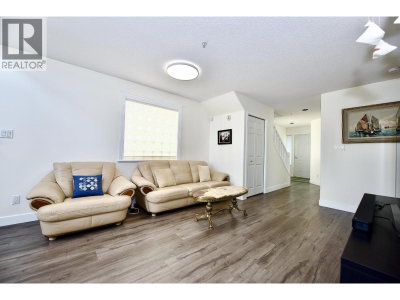 1370 RIVERWOOD Gate | Port Coquitlam British Columbia | Slide Image Six