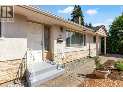 21437 122 Avenue | Maple Ridge British Columbia | Slide Image Five