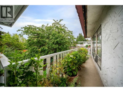 6090 6TH Street | Burnaby British Columbia | Slide Image Thirty