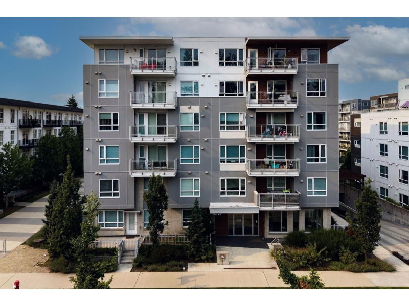13963 105 Boulevard Surrey British Columbia, V3T 0M9 - 1 Bedroom Condo For Sale