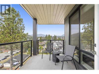 707 COMO LAKE Avenue | Coquitlam British Columbia | Slide Image Fifteen