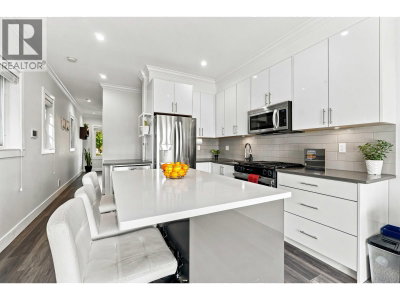 3162 VENABLES Street | Vancouver British Columbia | Slide Image Nine