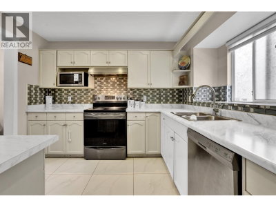 11875 210 Street | Maple Ridge British Columbia | Slide Image Two