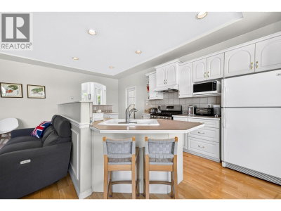 6215 DUNSMUIR Crescent | Richmond British Columbia | Slide Image Ten