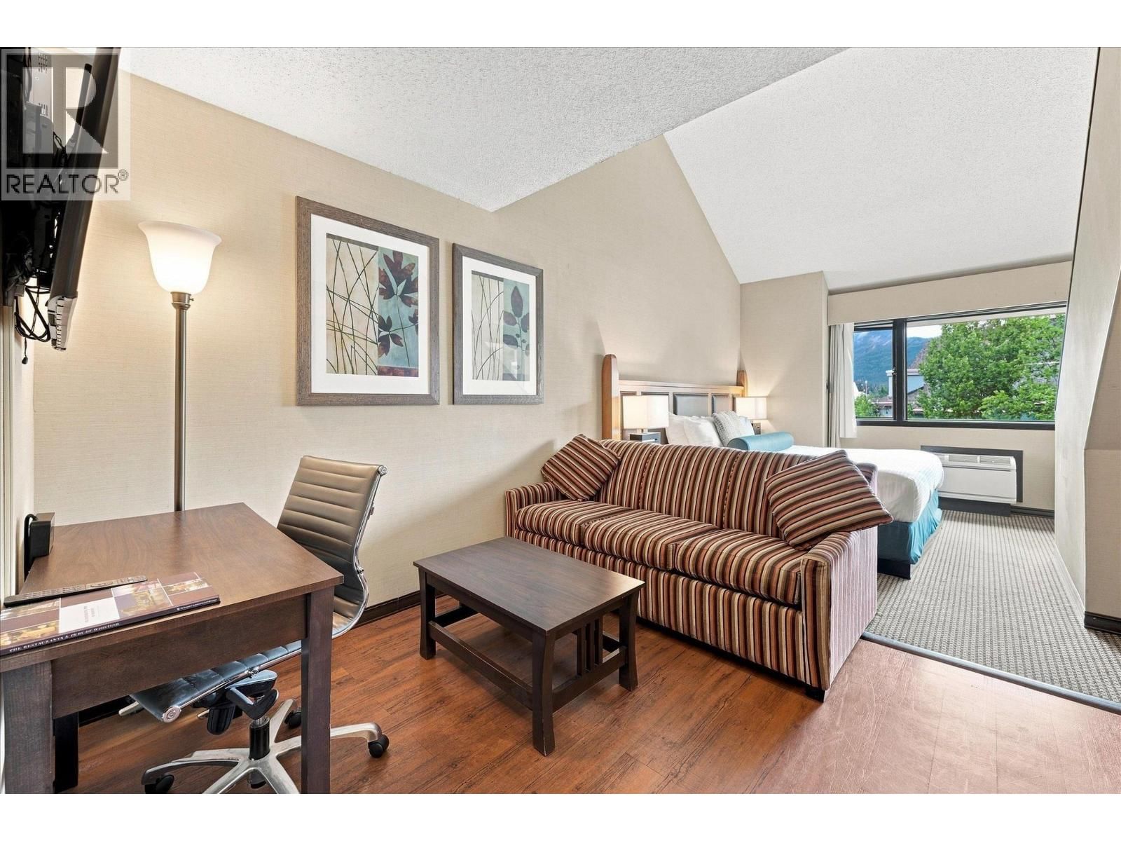 227 4220 GATEWAY Drive property photo