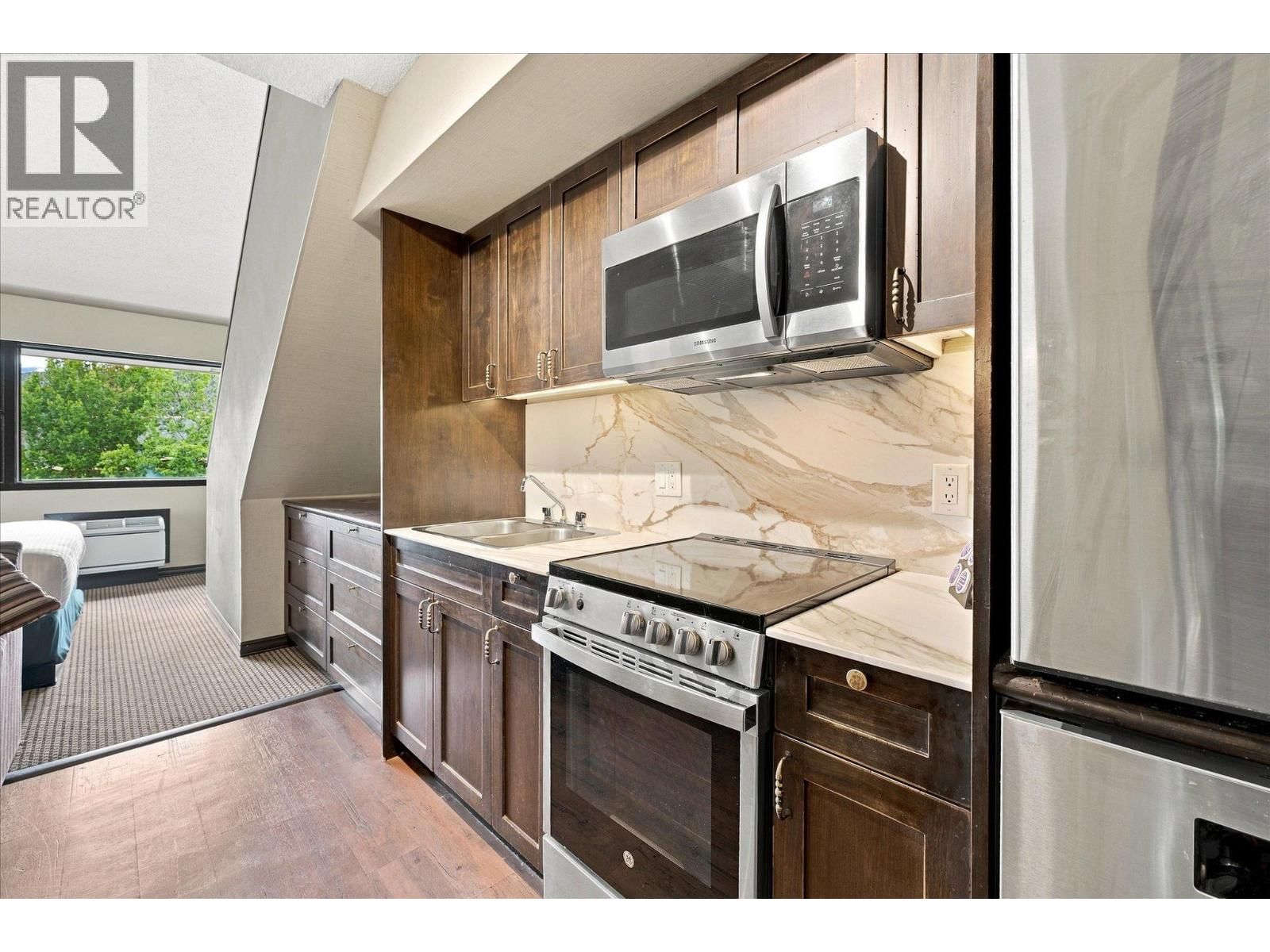 227 4220 GATEWAY Drive property photo