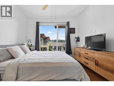 516 FOSTER Avenue | Coquitlam British Columbia | Slide Image Thirteen
