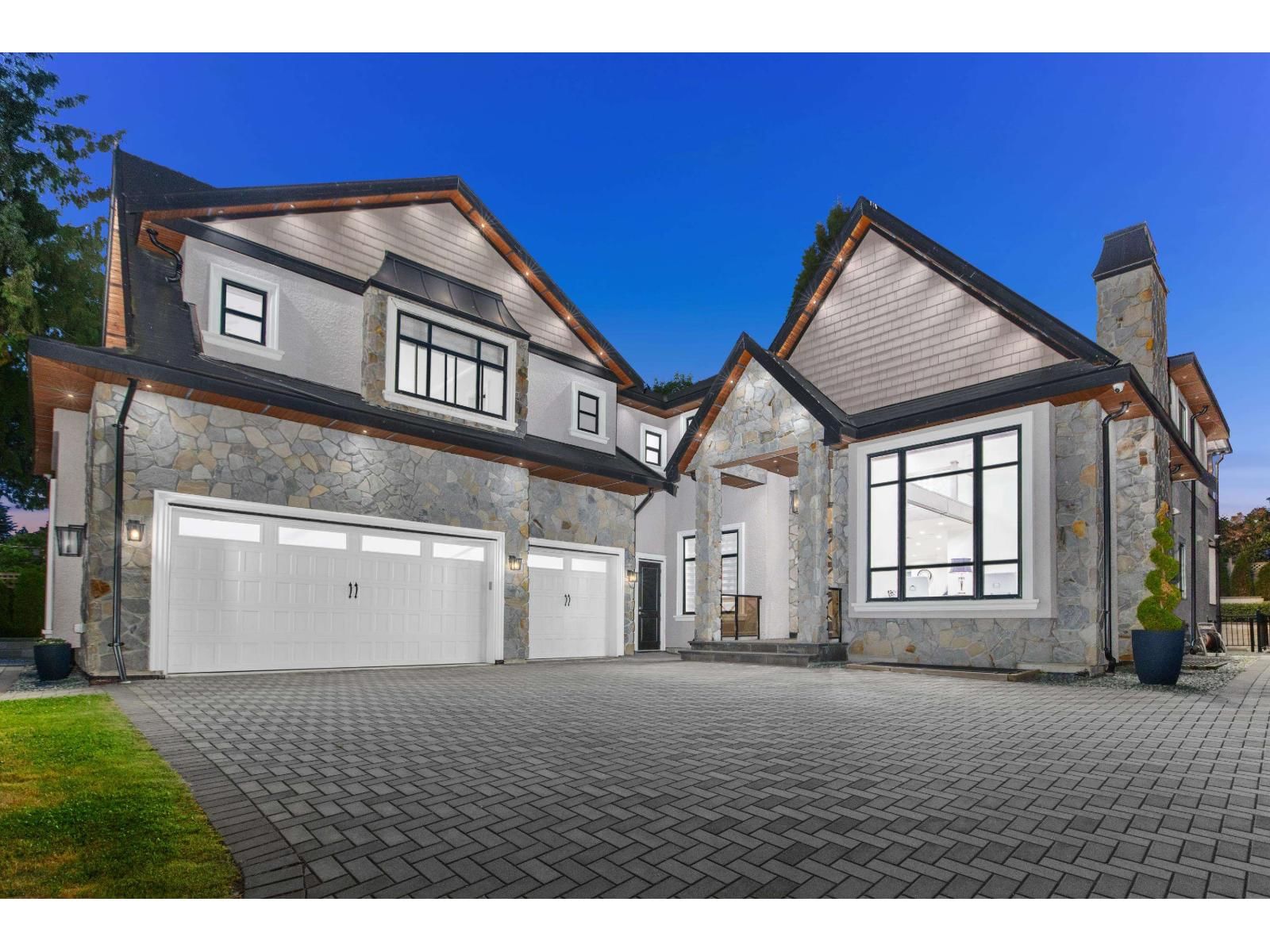 19031 60B Avenue, Surrey, British Columbia V3S 8C9