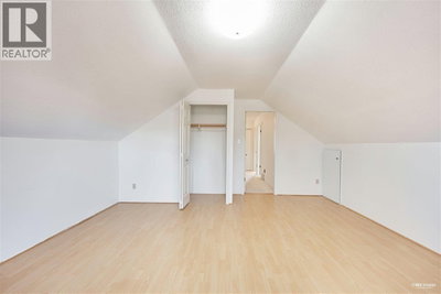 9400 MCBURNEY Drive | Richmond British Columbia | Slide Image Eight