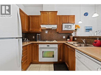 5790 EAST BOULEVARD | Vancouver British Columbia | Slide Image Seven