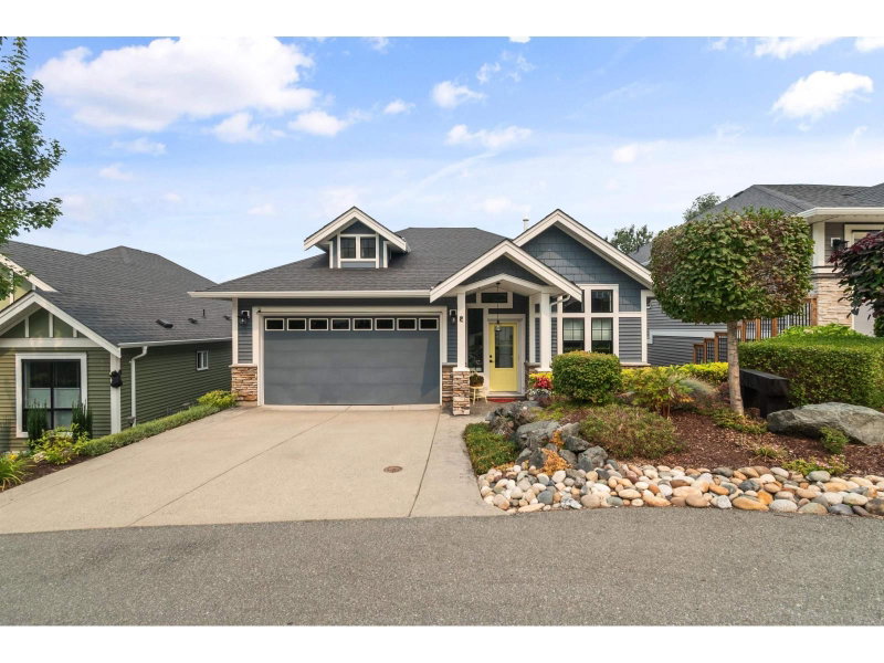 47045 SYLVAN Drive Chilliwack British Columbia, V2R 0X6 - 3 Bedrooms Condo For Sale