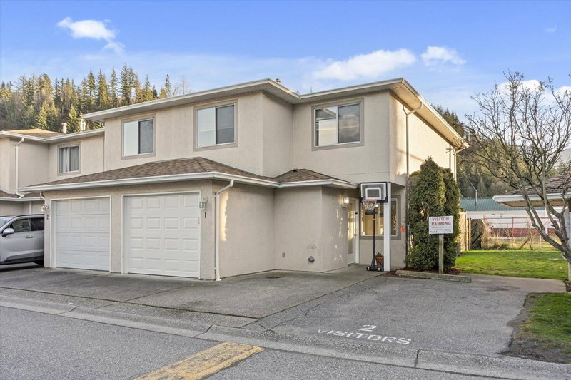 5536 VEDDER Road Chilliwack British Columbia, V2R 3X5 - 3 Bedrooms Condo For Sale