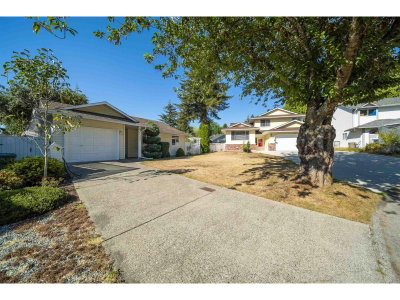 17346 60A Avenue | Surrey British Columbia | Slide Image Three